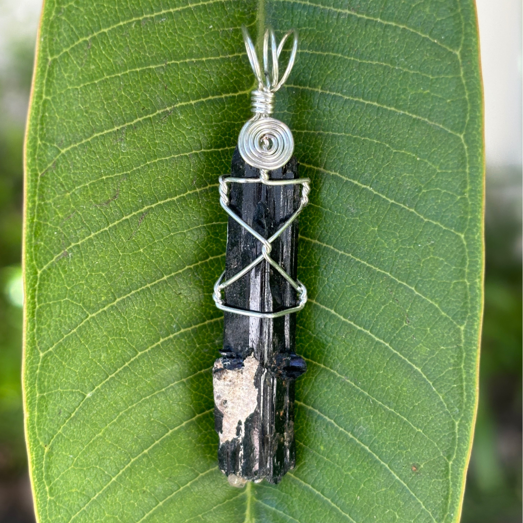 Aegerine Wrapped Pendant